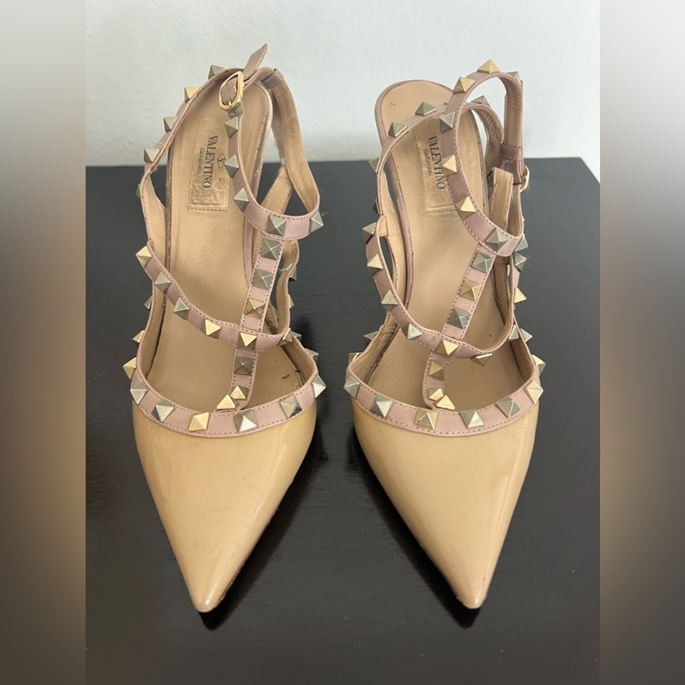 Valentino Garavani Rockstud Pumps Patent Leather Rose Cannelle